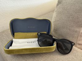 Sonnenbrille GUCCI schwarz mit Etui, Säcklein und Tuch