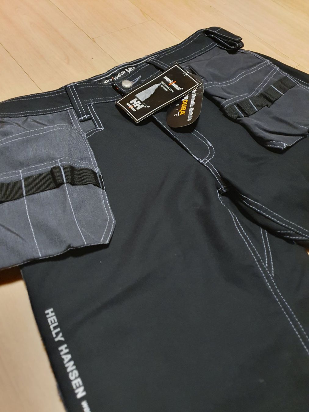 Hosen: Helly Hansen Arbeitshose/SHORT Gr. C52 W36 HH Workout – Neu und originalverpackt aus Val D Illiez von SnowRoof 1