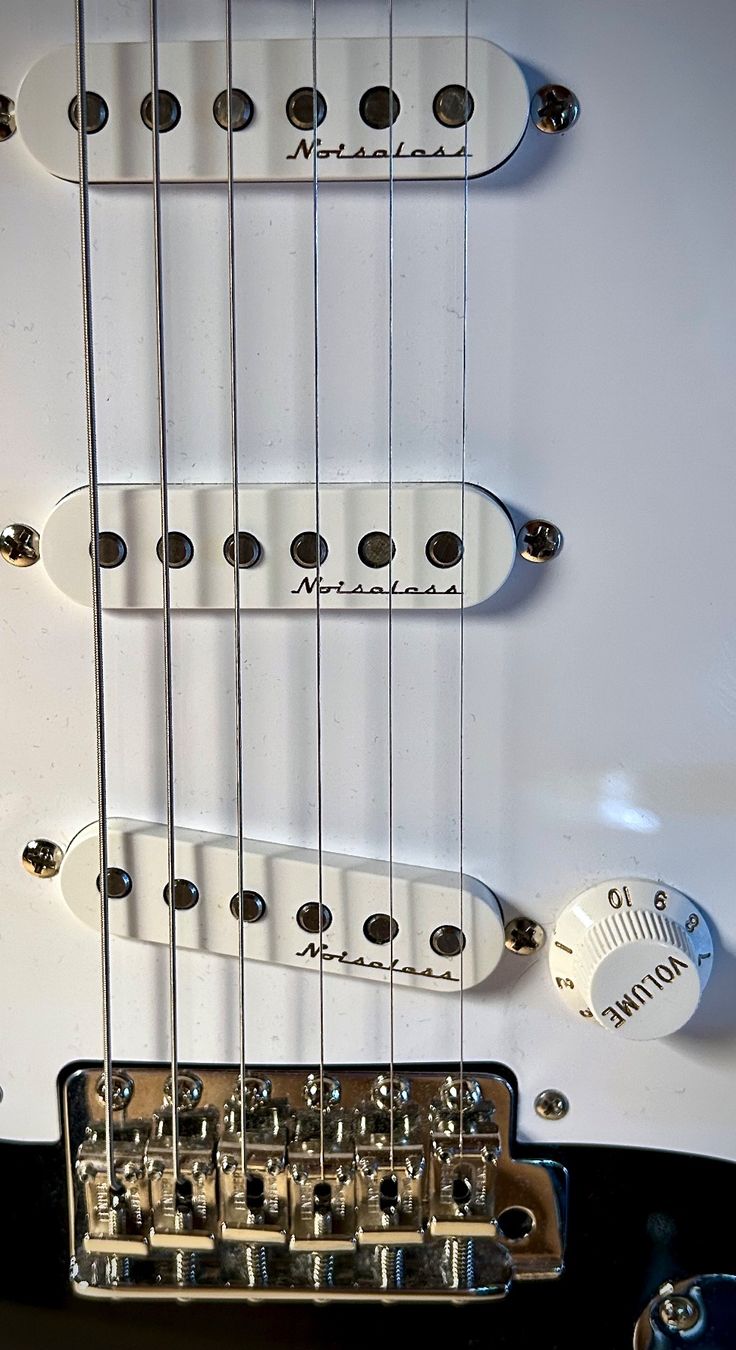 Fender Musikinstrumente: Fender Custom Shop Stratocaster Eric Clapton 2023  Top – Gebraucht aus Malix von Musik.CA 2