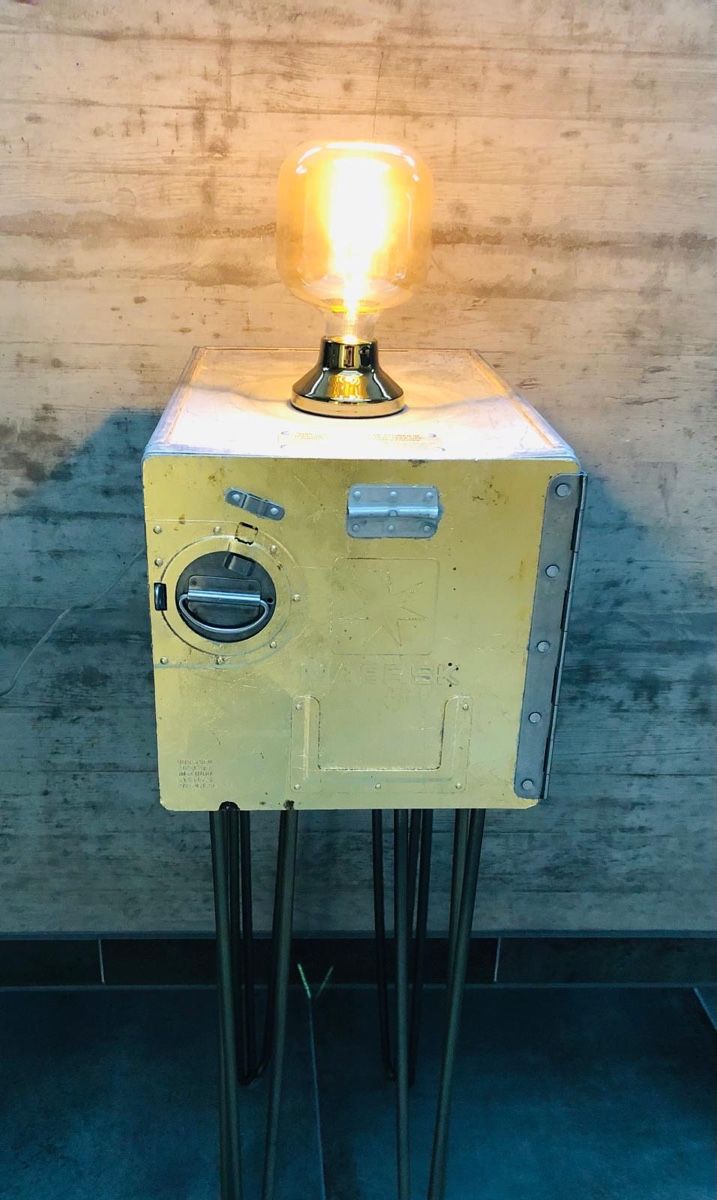 Lampade: Flugzeugtrolley Leuchte Lampe Beistelltisch – Usato da Fruthwilen venduto da car_5q9w 7