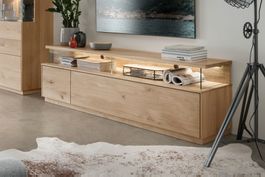 Lowboard ST GALLEN Wildeiche massiv 170 x 56 cm Beleuchtung