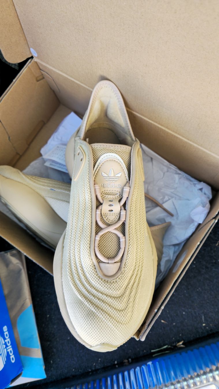 Adidas Scarpe da uomo: Adidas Schuhe gr.42 2/3 NEU – Nuovo e nell'imballaggio originale da Amriswil venduto da newschweiz 1