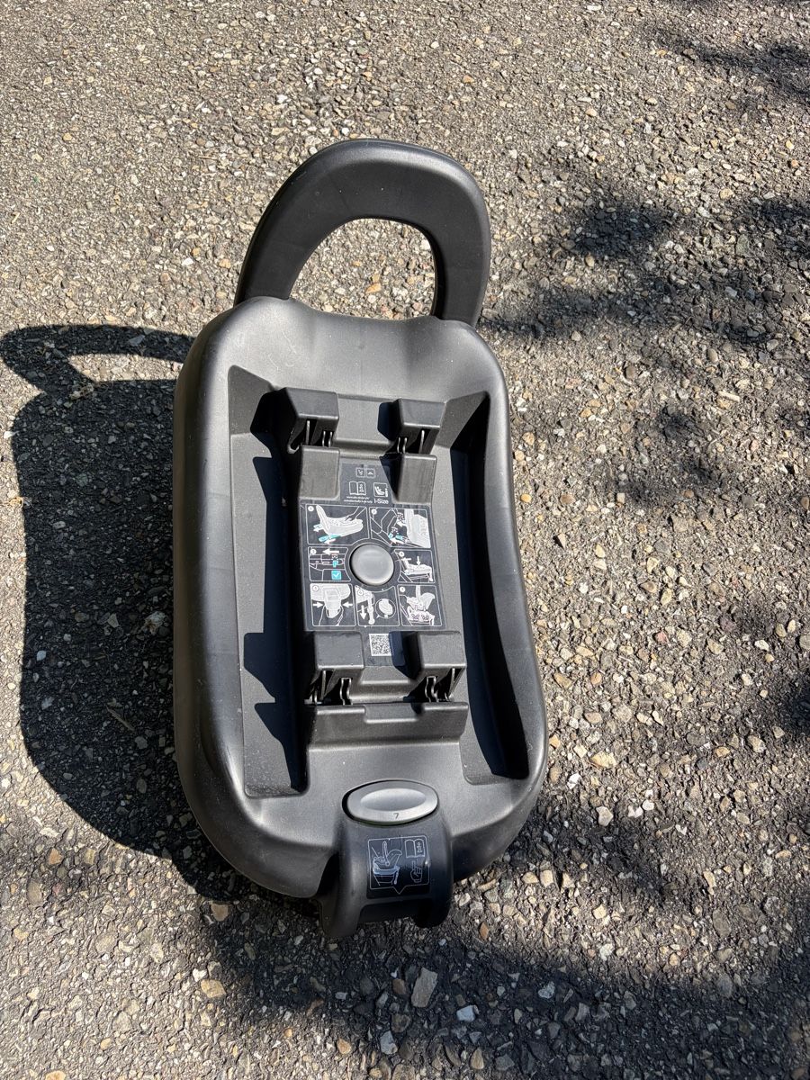 ABC Design Sièges auto: Abc Design - Autositz Isofix Base Tulip Black – D'occasion à Rheinfelden par Vee_St