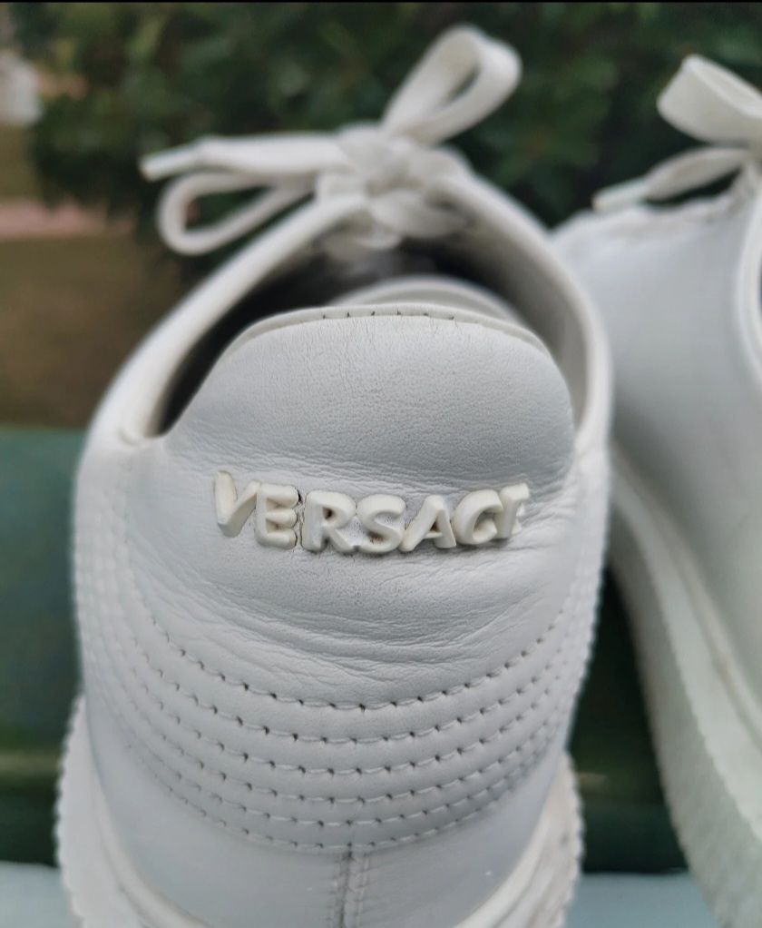 Versace Scarpe da uomo: Baskets Versace blanches - Élégantes et confortables! T.45 – Nuovo (secondo la descrizione) da Troistorrents venduto da ami_mzq5 4