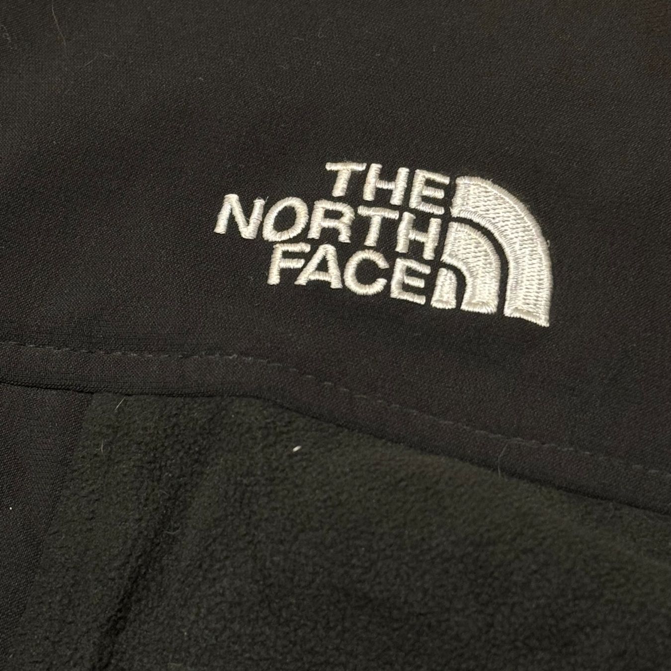 North Face Giacche: The North Face functional black fleece jacket winter d – Usato da St. Gallen venduto da sourced_limited 7