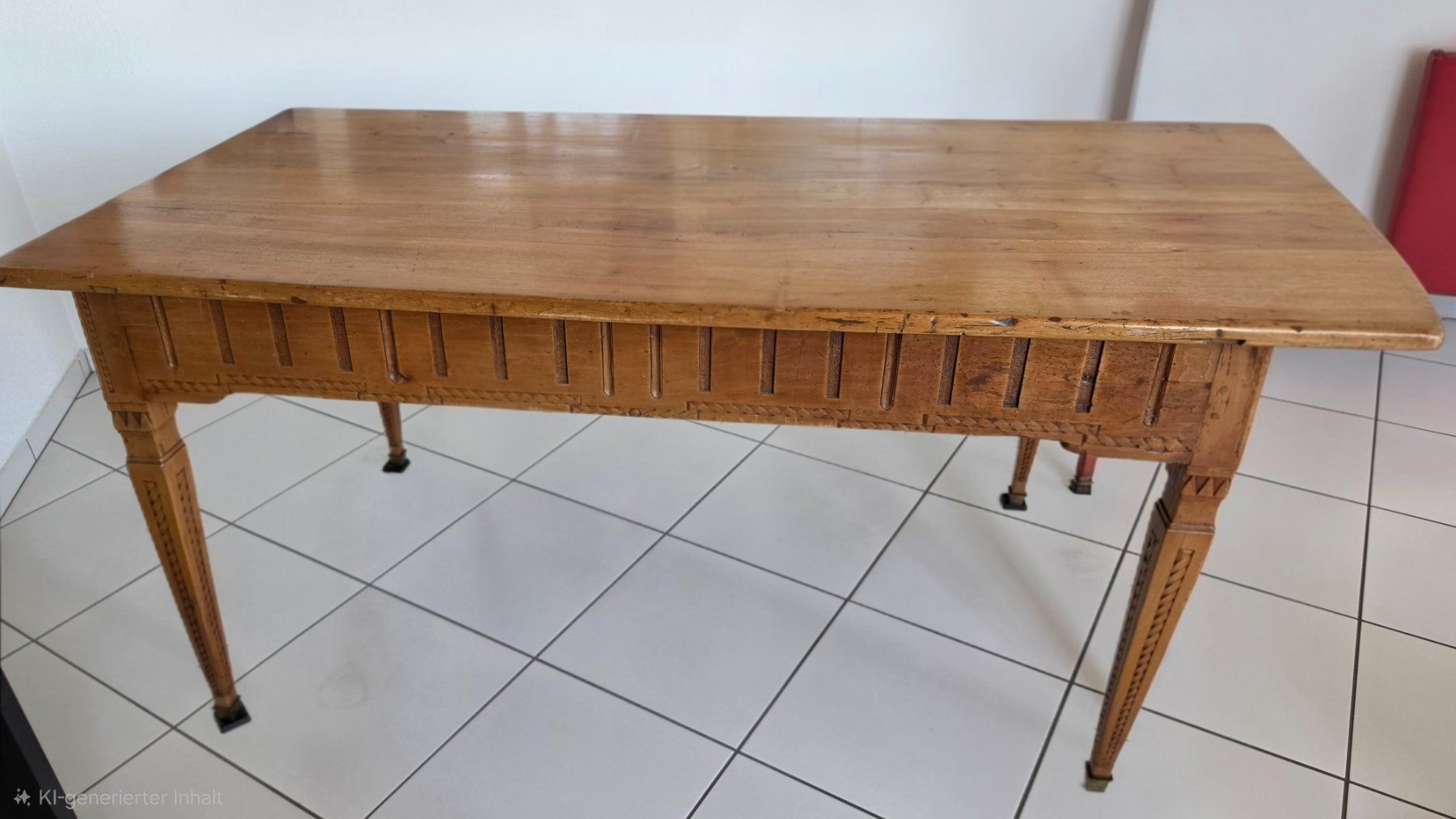 Tische: Antiker Holztisch – Gebraucht aus Thun von Jelly