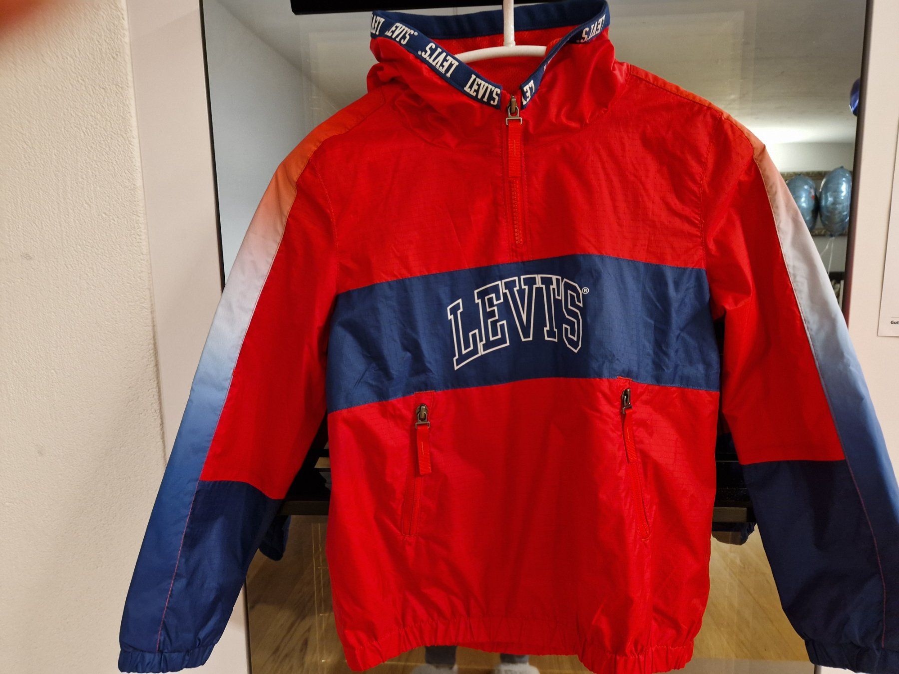 Levi's Giacche & Cappotti: Windjacke Levis Gr. 128 – Usato da Davos-Dorf venduto da Bpelikan