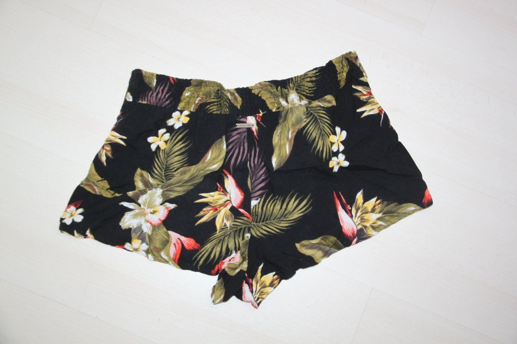 Billabong Pantaloni: Billabong Damenshort Gr. S – Nuovo (secondo la descrizione) da Walterswil SO venduto da Mama_noel 1