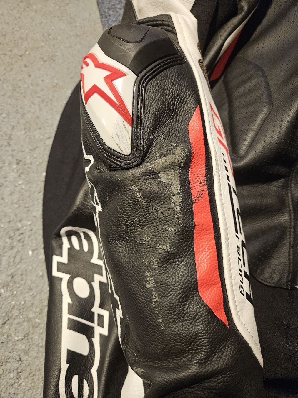 Alpinestars Completi, tute sportive e funzionali: Alpinestars GP Tech Lederkombi (50) – Usato da Ilanz venduto da Rossi08 4