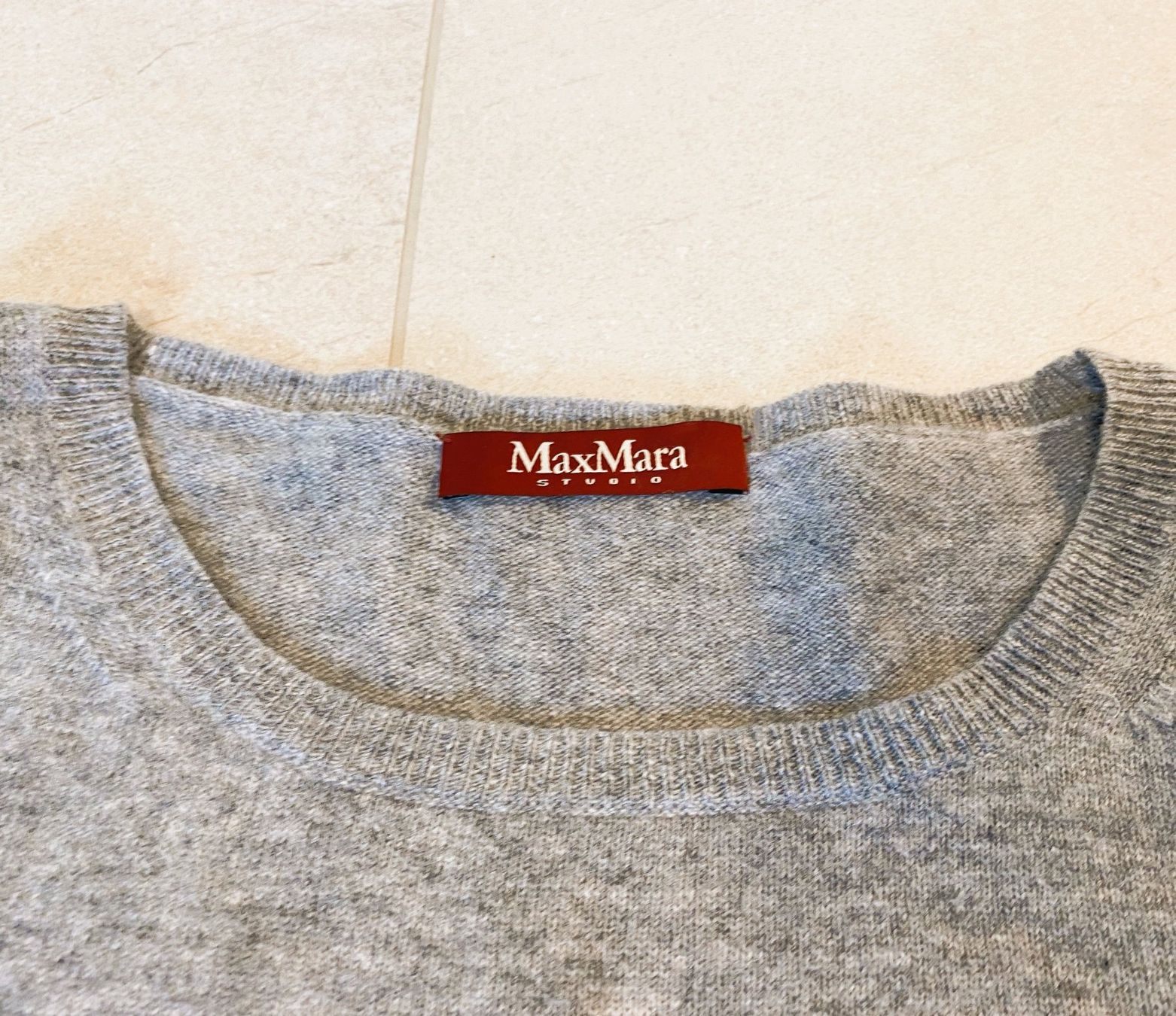 Max Mara Pullover & Sweatshirts: Max Mara Studio Cashmere Strickpullover grau meliert M – Gebraucht aus Allschwil von Flaneur_de_Mode 1