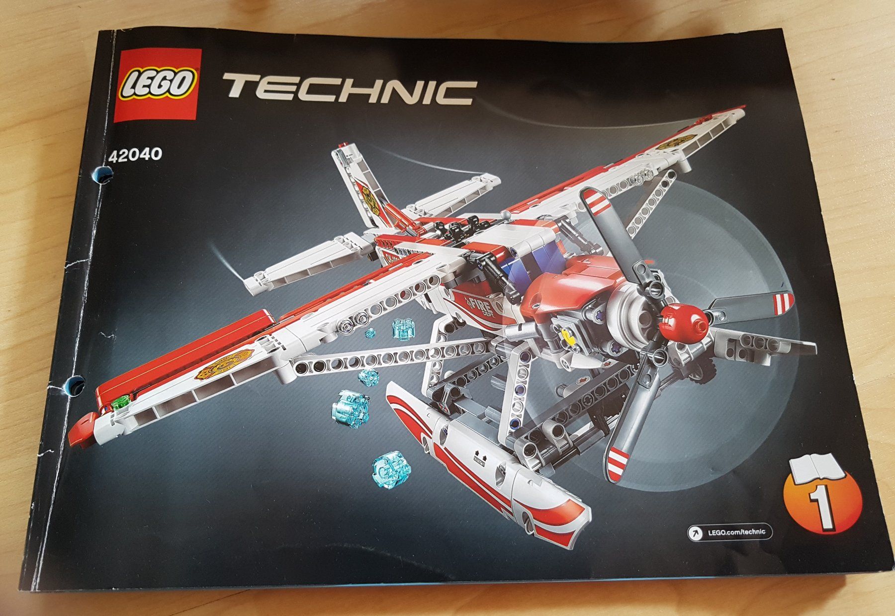 Technics Baukästen: LEGO TECHNIC - LÖSCHFLUGZEUG - 42040 – Gebraucht aus Jona von Zauberstatt