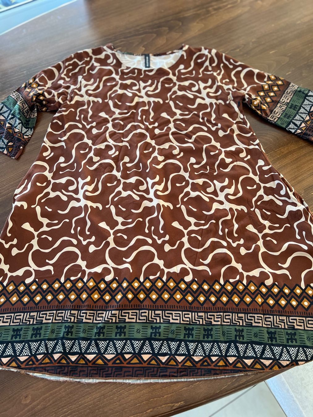 Kleider: Damenkleid braun gemustert Gr. 42 – Gebraucht aus Ebmatingen von Mistelu 2
