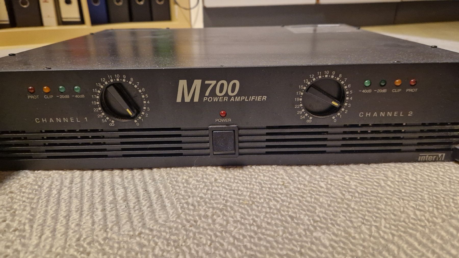 Amplificatori: Inter-M 700 Verstärker – Usato da Uster venduto da divovodi 1