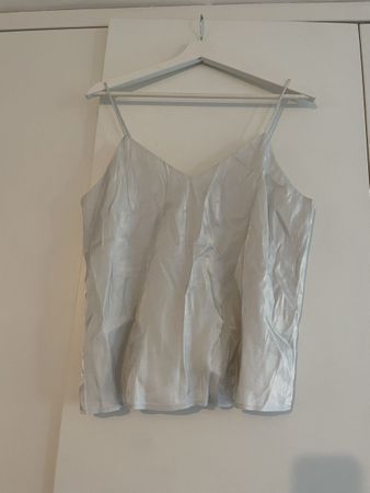 White metallic top