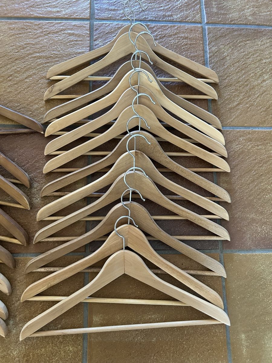 Ikea Kleiderbügel: Kleiderbügel Bumerang Holz – Gebraucht aus Dietikon von sch_v5fc 2