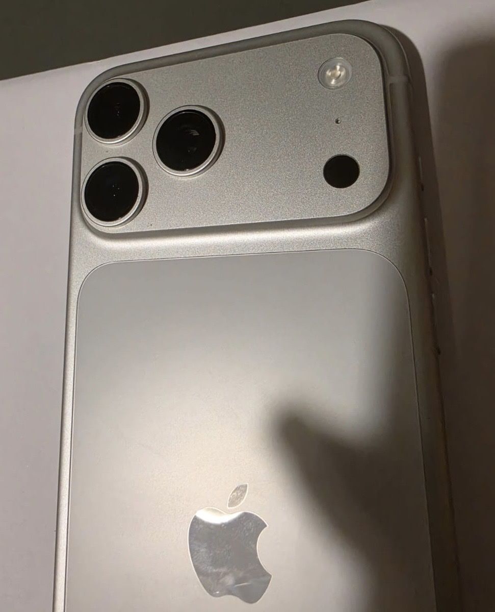 Apple Handys / Smartphones: Iphone 17 Pro Max – Neu (gemäss Beschreibung) aus Henggart von nat_dk6q 1
