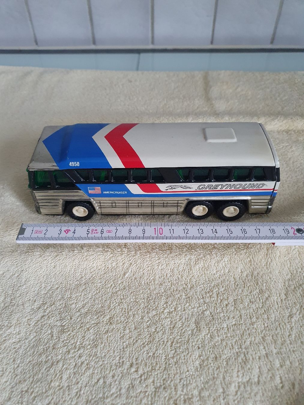 Spielzeuge: Blechauto Bus Greyhound  – Gebraucht aus WUERENLOS von Eeric