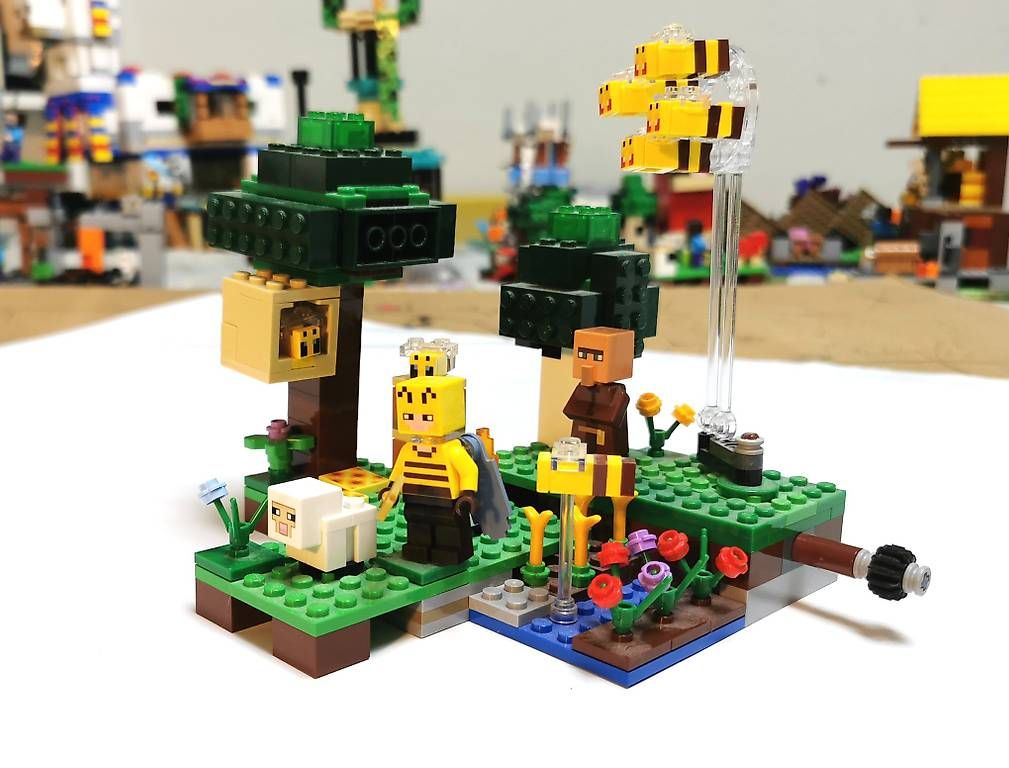 Lego Baukästen: Lego Minecraft 21165 – Gebraucht aus Golino von emi_6l62
