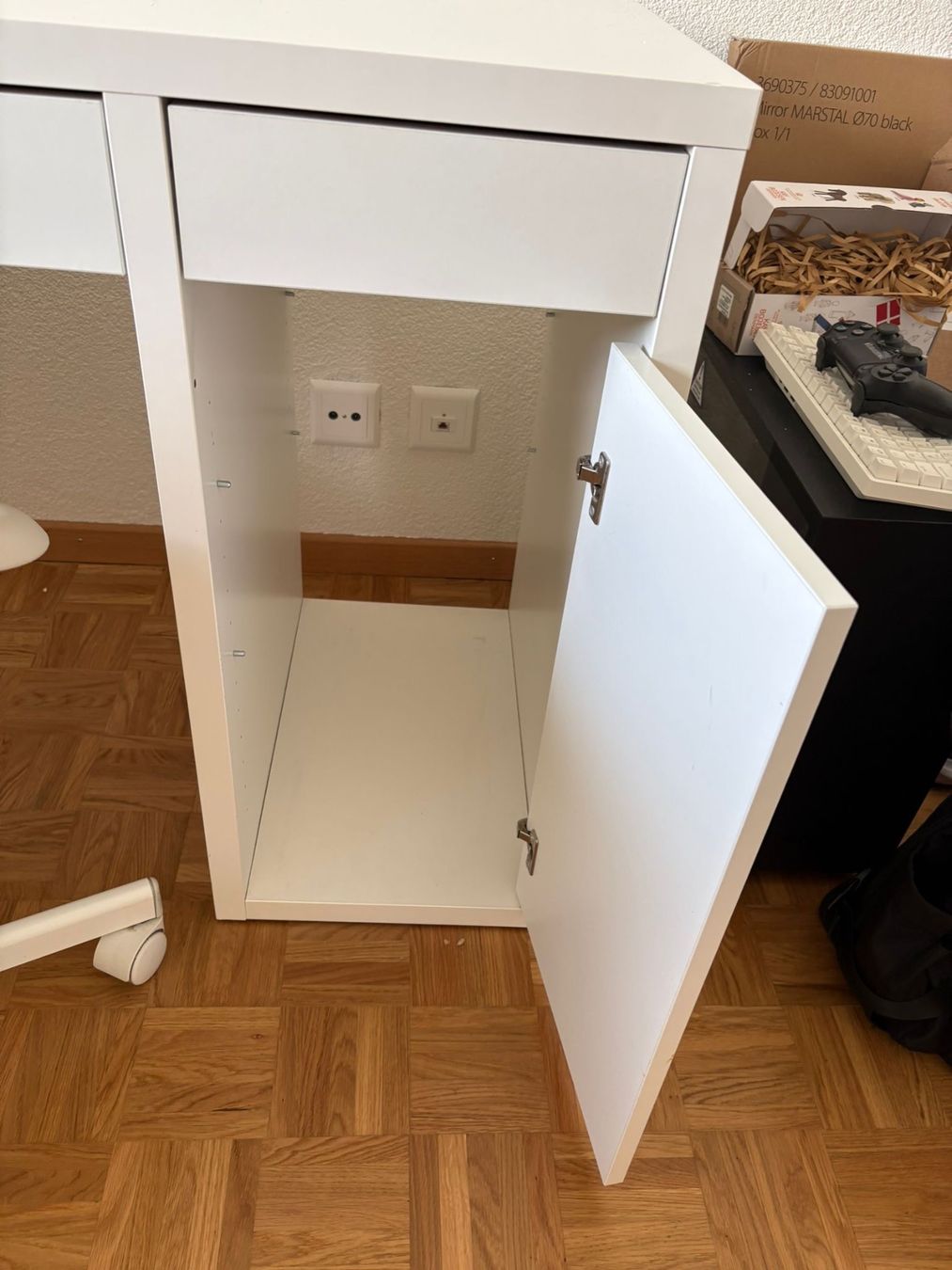 Scrivanie: Schreibtisch und Stuhl Ikea – Usato da Kollbrunn venduto da bri_r8bt 4