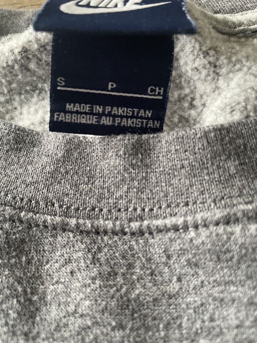 Nike Maglioni & Felpe: Nike Sweatshirt Gr. S, grau meliert – Usato da Thundorf venduto da paglialongamaria 1