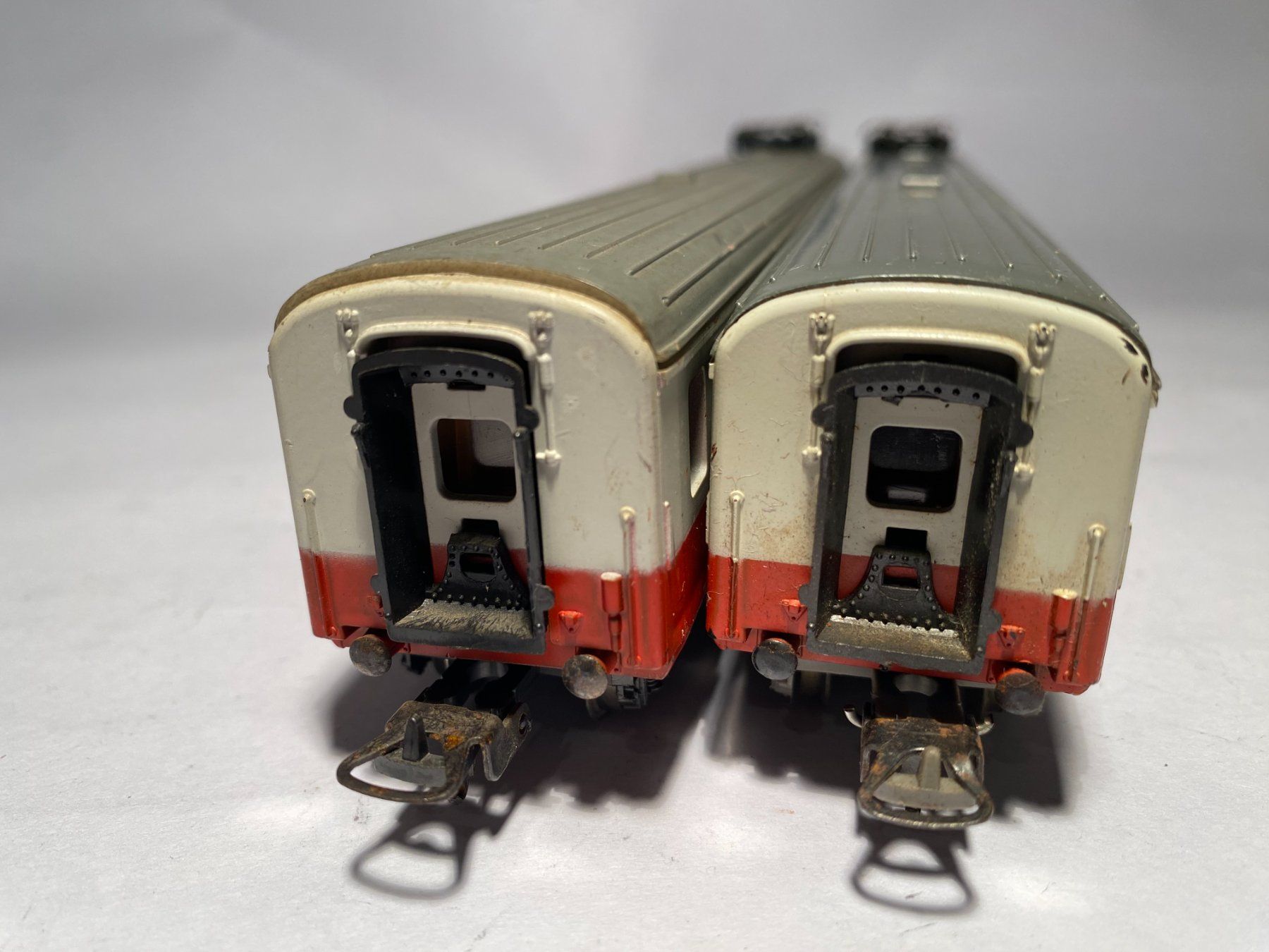 Lima Modelleisenbahnen: LIMA 2x Restaurantwagen Swiss Express SBB, DC Achsen – Gebraucht aus Buchrain von Modellbahn11 4