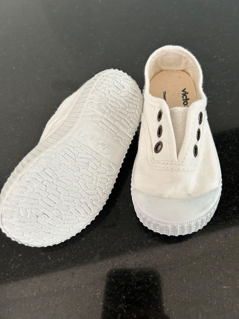 Victoria Scarpe per ragazzi: Scarpine Victoria taglia 21 – Usato da Tenero venduto da Laura-Pedu 1