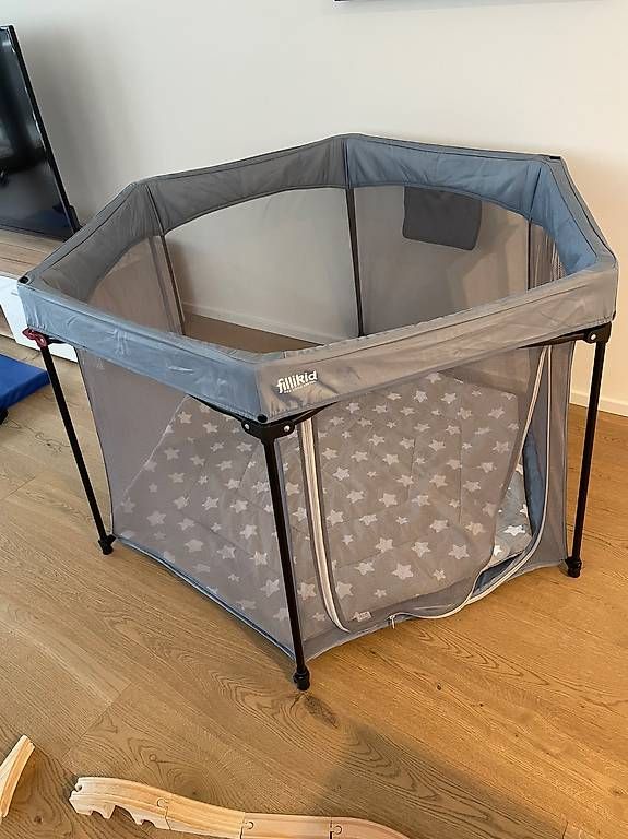 Box & Barriere di sicurezza: fillikid Laufgitter 6-eckig grau – Usato da Morbio Inferiore venduto da JessJessJess