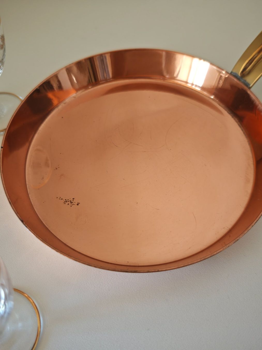 Gläser: Vintage Likör- oder Schnapsgläser mit Messingtablet – Gebraucht aus Bannwil von sylv65 2