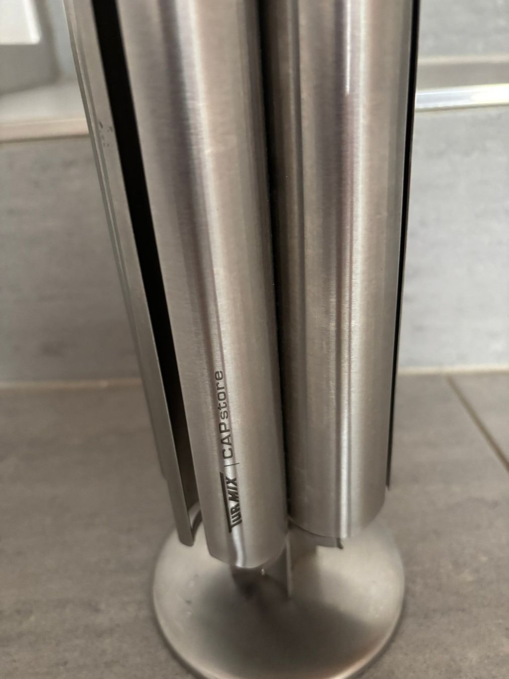 Altro per la casa: Turmix Capstore Kaffeekapsel Spender Chrom – Usato da Kleinandelfingen venduto da Baba23 1