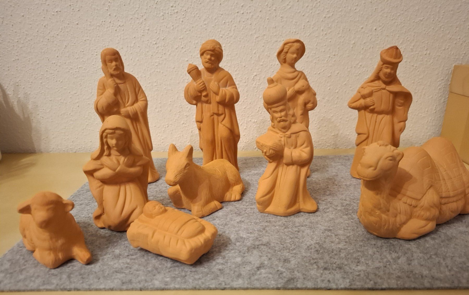 Statuette: Krippenfiguren Set aus Ton 10-teilig – Nuovo (secondo la descrizione) da Dietikon venduto da oldi53 1