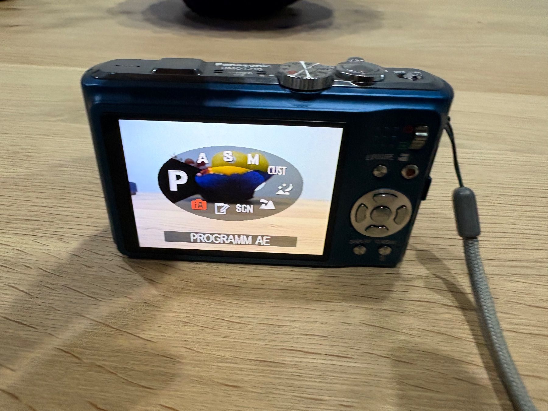 Panasonic Fotocamera: Panasonic Lumix DMC-TZ10 Digitalkameras – Usato da Lausen venduto da sen_jm7c 3