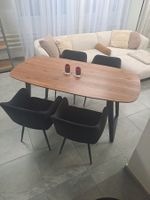 Esstisch mit 4 schwarzen Stühlen Holz Metall gebrauchter ...