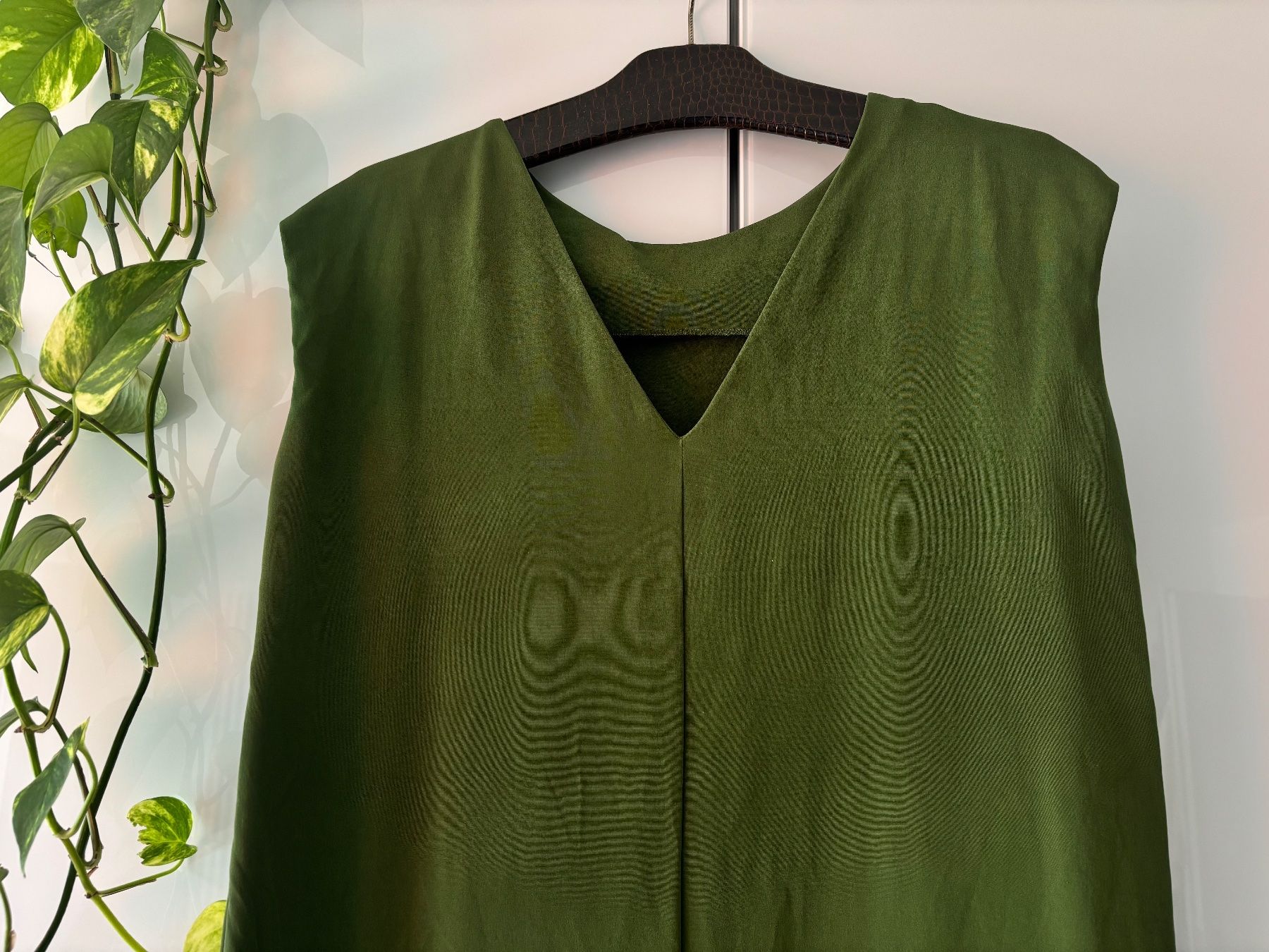 Vestiti: LIEBIG grünes Seidenkleid Gr. 42 – Usato da Zürich venduto da missmodernage 5