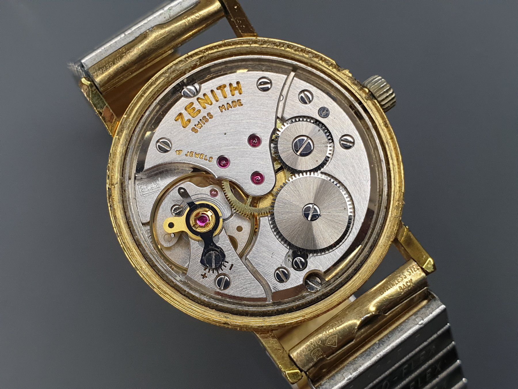 Zenith Uhren: Zenith - 31mm – Gebraucht aus Neyruz FR von Flyback 4