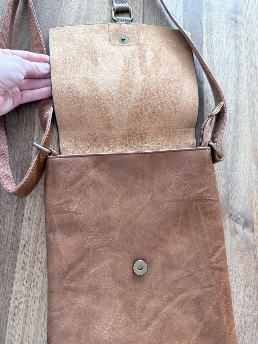 Borse da donna: Faux Leder Umhängetasche Cognac Farbe – Nuovo (secondo la descrizione) da Kaltbrunn venduto da IMRLU998 1