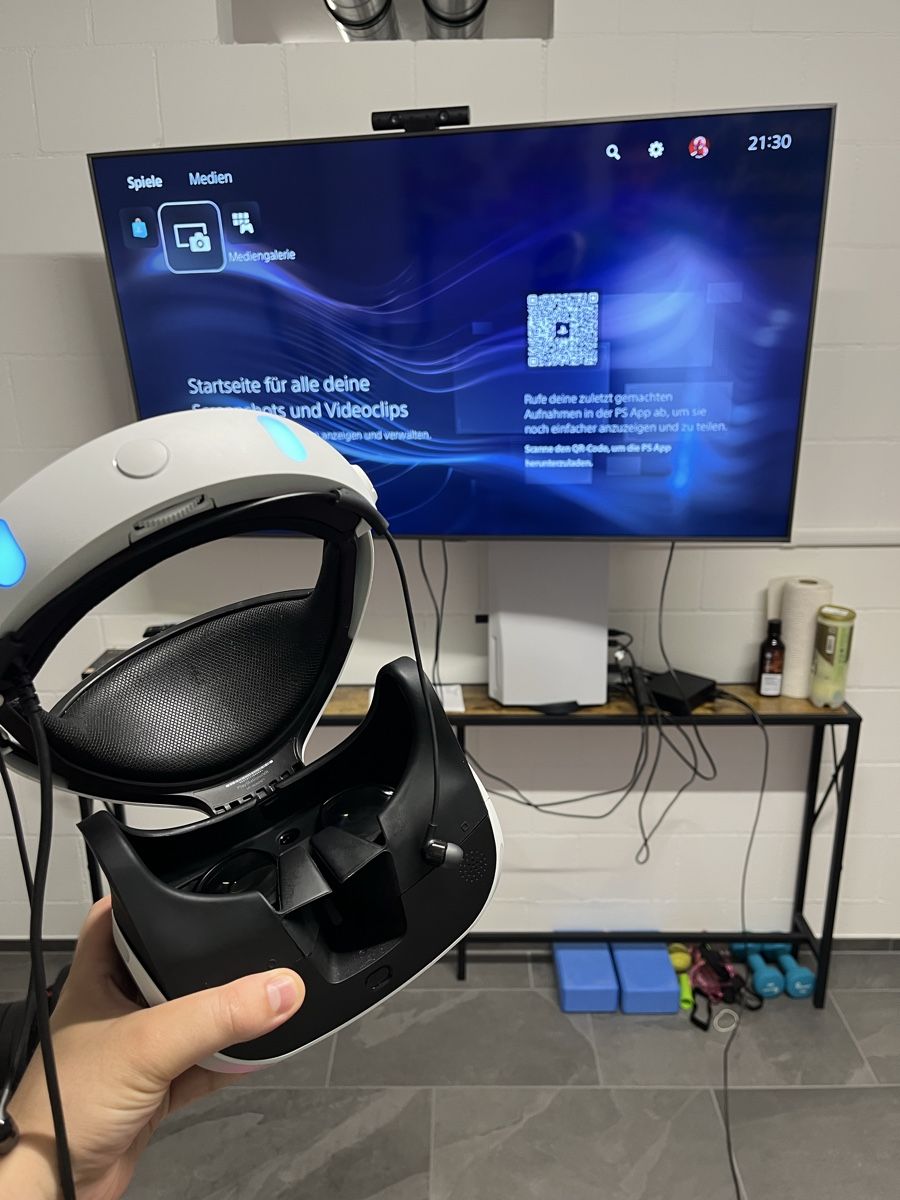 Sony Casque VR: PSVR1 für PS4/PS5 mit 2x Move Controller, PS Camera – D'occasion à Birrhard par Double-O-Seven 7