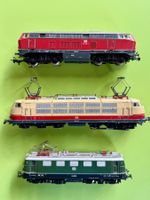 Märklin Anlage H0 mit Loks, Trafo, Waggons, Gleisen etc.