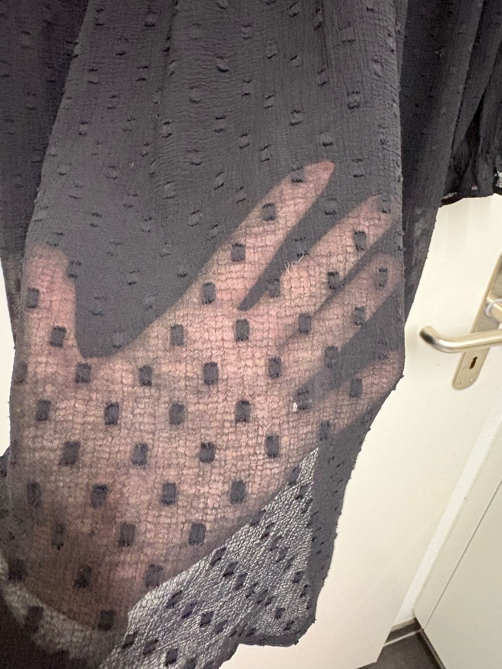 C&A Vestiti: Kleid schwarz Grösse 38 Stoffmuster Langarm – Usato da Basel venduto da Tierschutz-Flohmi 4