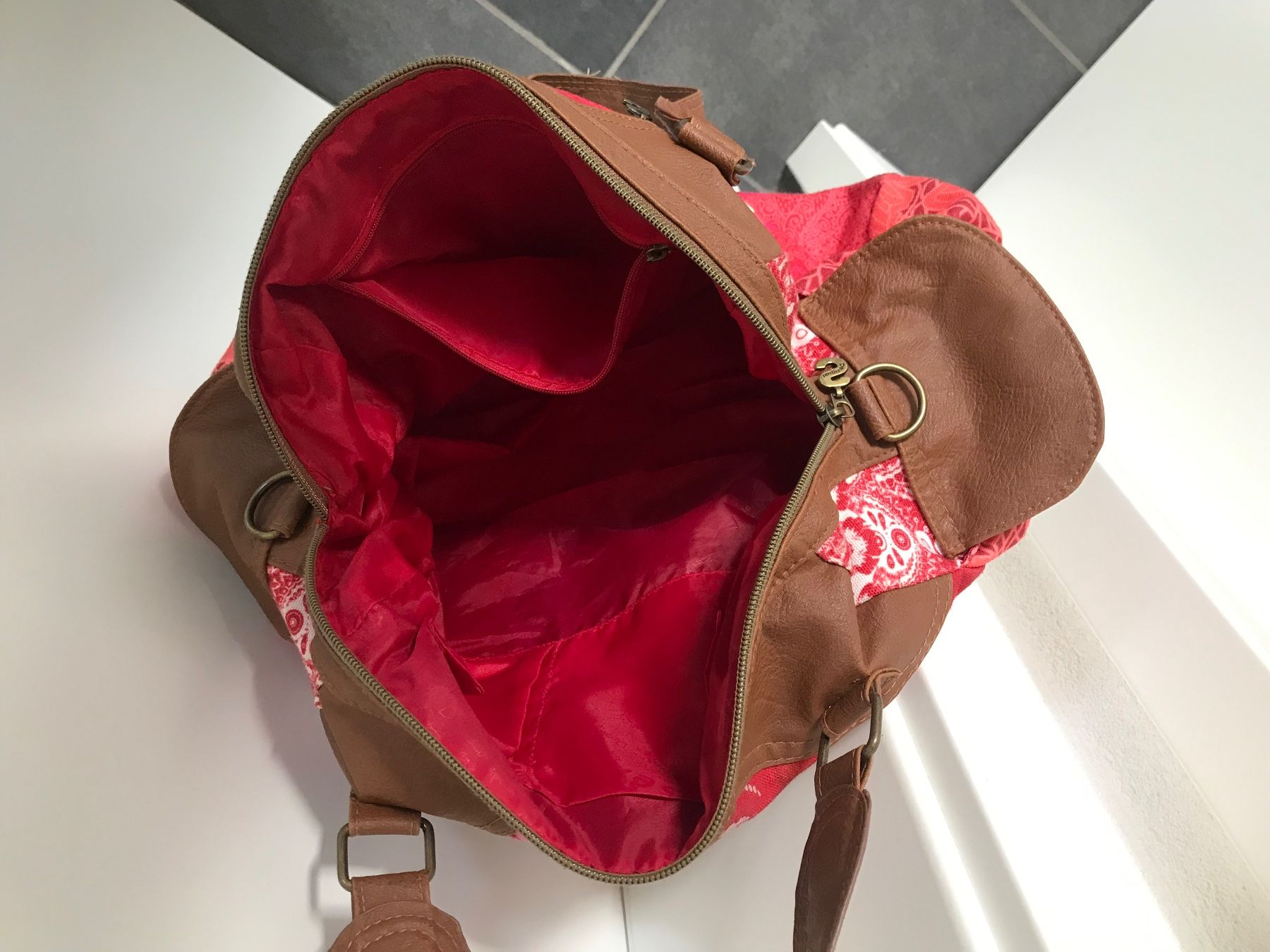 Desigual Taschen für Damen: Sac Desigual; comme neuf – Gebraucht aus Düdingen von Manuela14 4