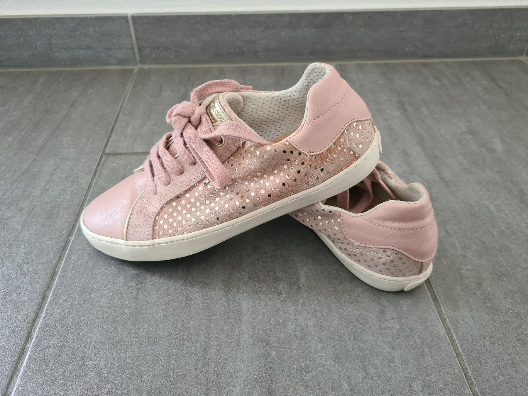 Geox Scarpe per ragazze: GEOX Mädchen Schuhe rosa gr.38 – Usato da Mezzovico venduto da maemy 1