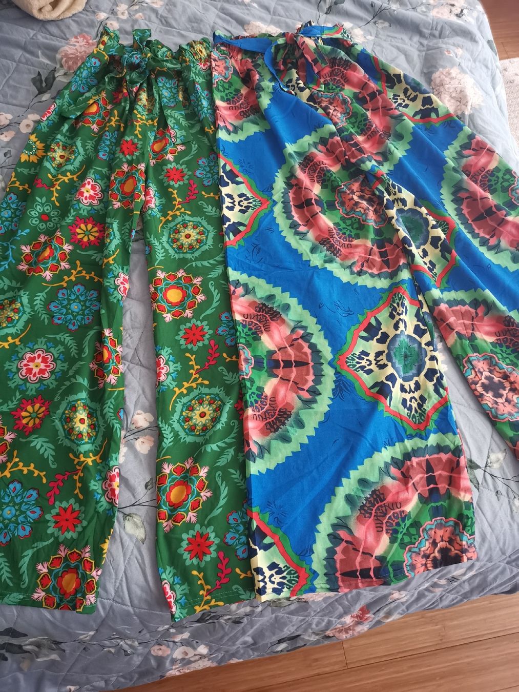 Hosen: 2xpantalons – Neu (gemäss Beschreibung) aus Brügg BE von Angel2300