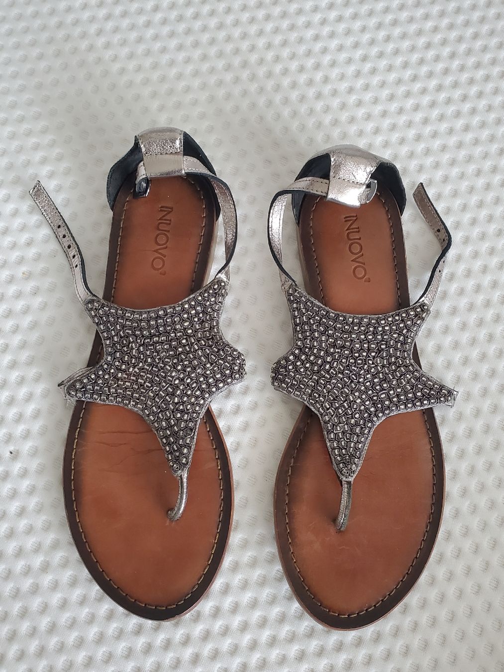 Damenschuhe: Silberne Sandalen mit Pailletten Grosse 40 – Gebraucht aus Lachen SZ von missfranky85