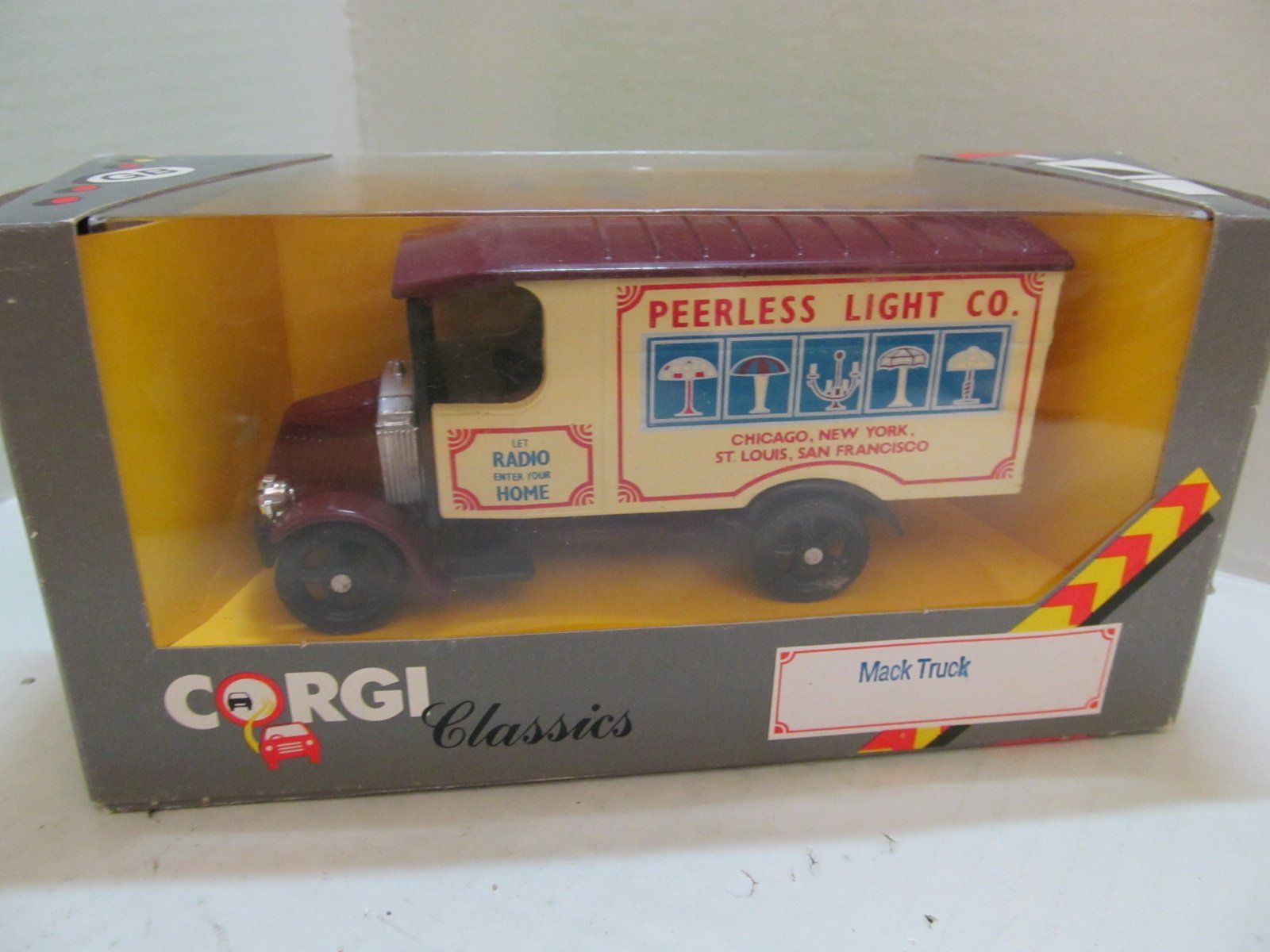 Corgi Toys Kit di modellismo & Modellini statici: MACK TRUCK  CORGI CLASSICS  1996 – Usato da Grueningen venduto da malamut56