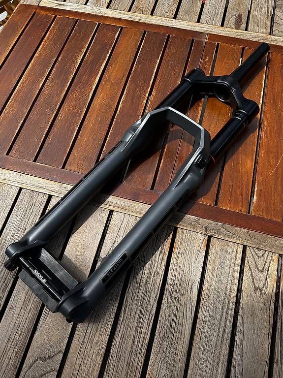 Rockshox Pezzi di ricambio: Fourche Rockshox ZEB Ultimate 29" 170mm – Usato da La Tour-de-Trême venduto da w.max