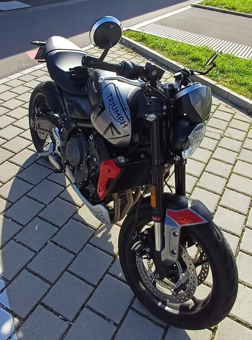 Triumph Strada: Triumph Trident 660 | 3563 km | Top Zustand | A2 | Extras – Usato da Höri venduto da Swisschocolate 3