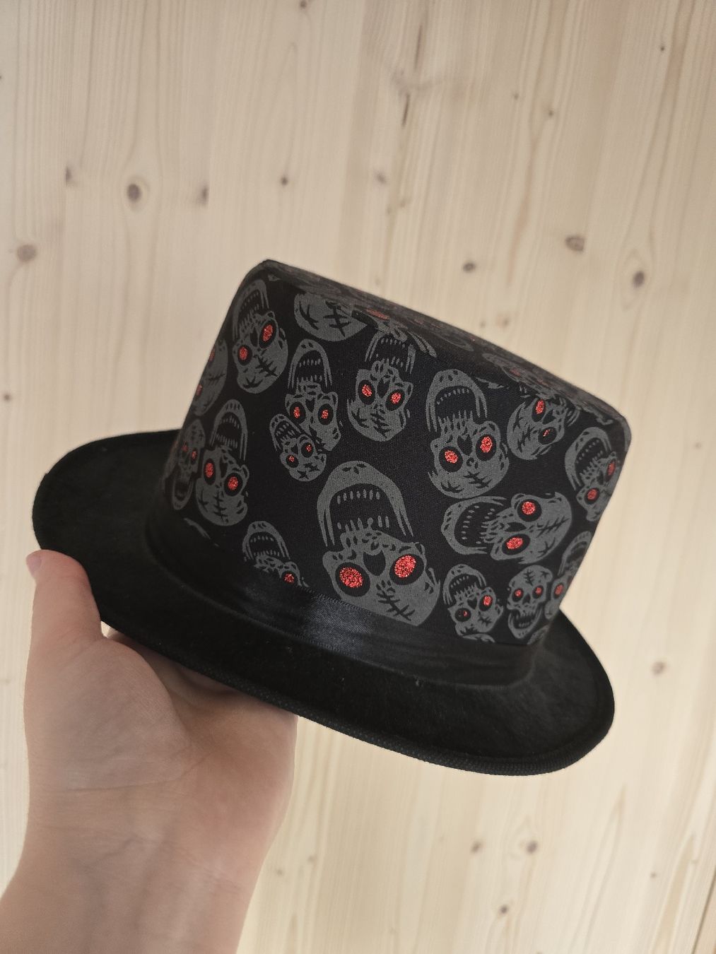 Hüte, Mützen & Caps: Chapeau tête de mort  – Gebraucht aus Vérossaz von fla_hy7g 1