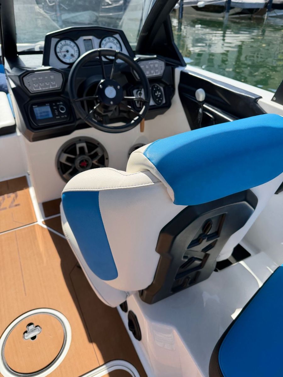 Axis Boote: Axis A22 by Malibu – Gebraucht aus Lachen SZ von Psychoboarder 8
