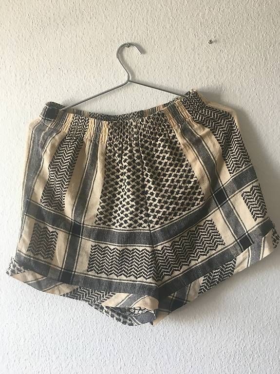 Lotti di vestiti: Trendiges Set von CECILE COPENHAGEN, one size – Usato da Zürich venduto da rundeshaus1 1