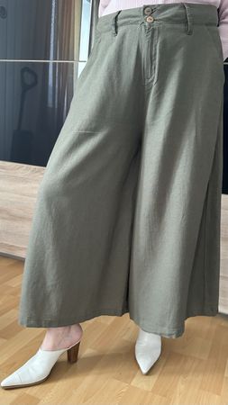  short-culotte large kaki taille M 55% lin 45% viscose