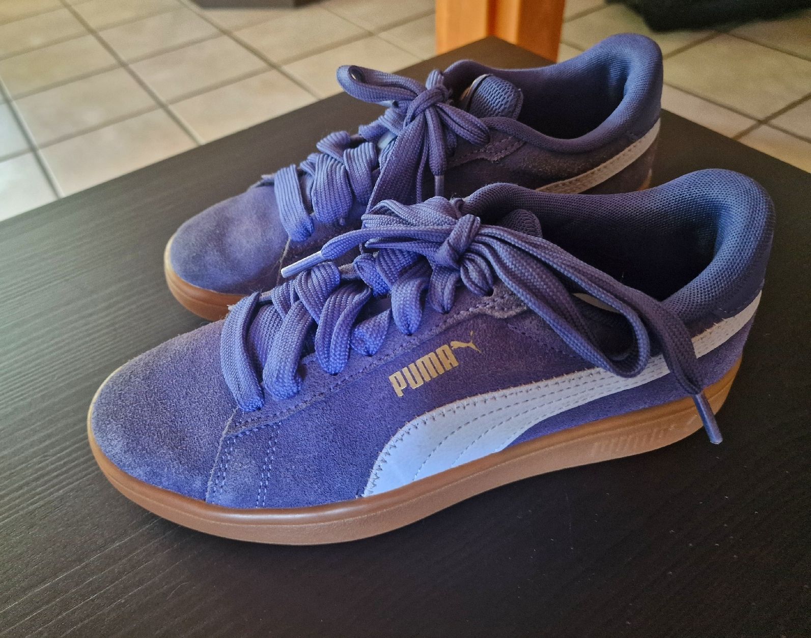 Puma Schuhe für Mädchen: Puma Schuhe lila Grösse 36 – Gebraucht aus Lostorf von catja06
